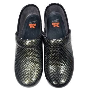 Dansko XP Green Anaconda Patent Leather Professional Clogs EU 39| US Women 8.5-9